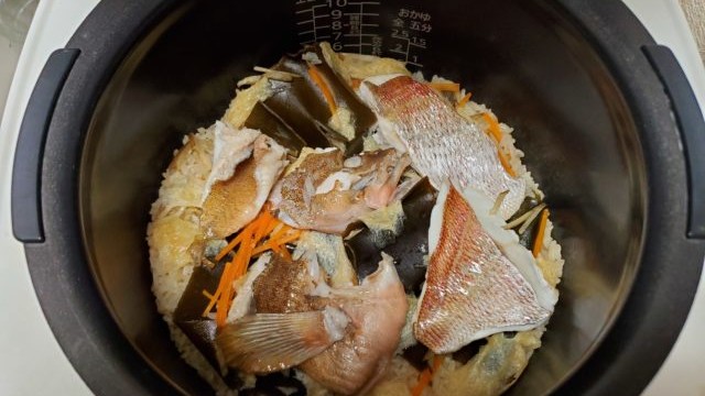 釣ってきた鯛とアコウで炊き込みご飯(2021.6.27)