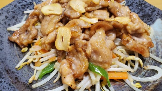 豚バラにんにくモヤシ炒め