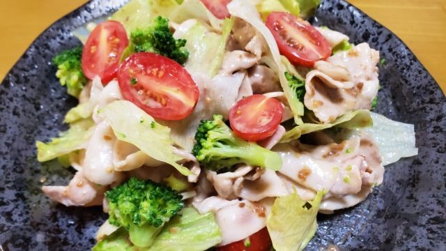 豚のゴマドレ冷シャブ